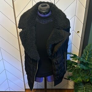 Calvin Klein Performance Women Medium Wind Protection Ribbed Faux Fur Black